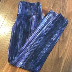 EUC NIKE Dri-FIT Leggings